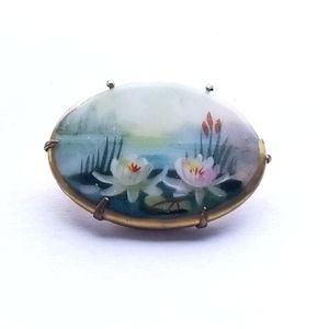 💥FIRM💥 Handpainted China Brooch